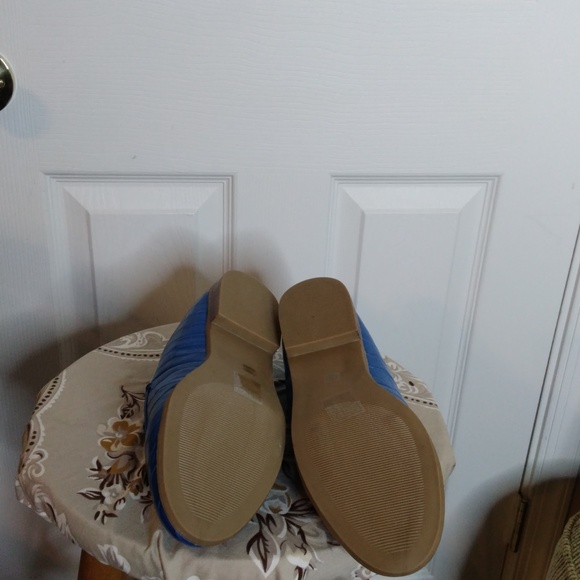 Shoes - Picture 2 of 2
